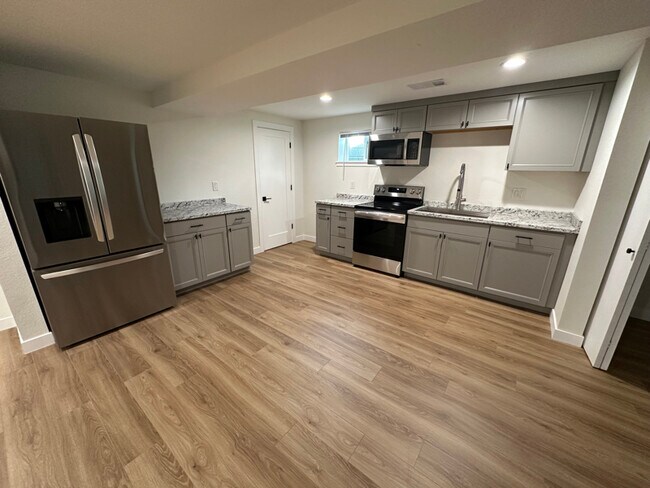 Foto del edificio - 3294 S Newton St