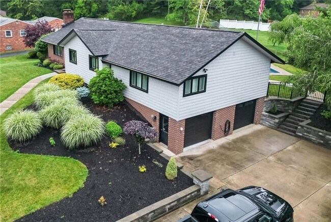 Building Photo - 9505 Meadow Rd