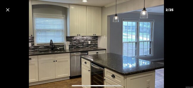 Building Photo - 14 Evergreen Ct