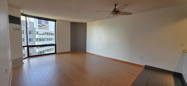 Building Photo - 1625 Larimer St