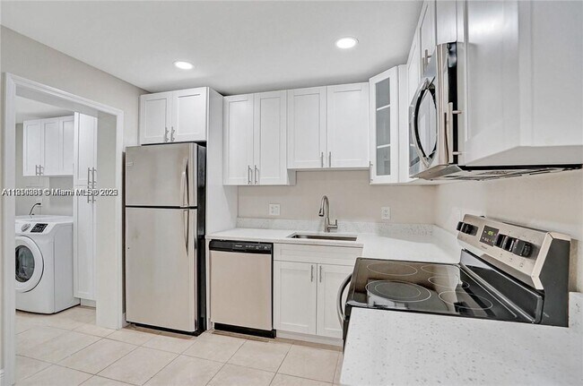 Foto del edificio - 9457 SW 52nd Ct