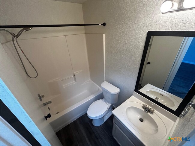Foto del edificio - 3302 Viewcrest Dr