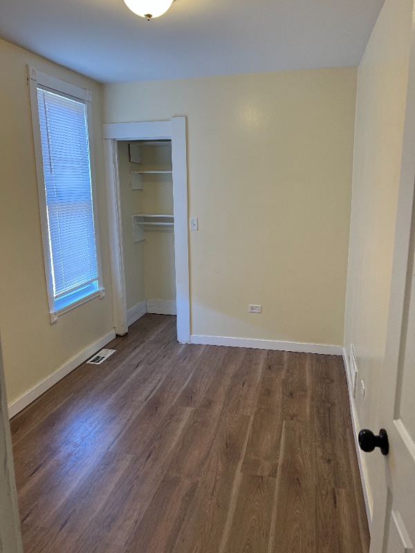 Photo - 705 W 81st St House