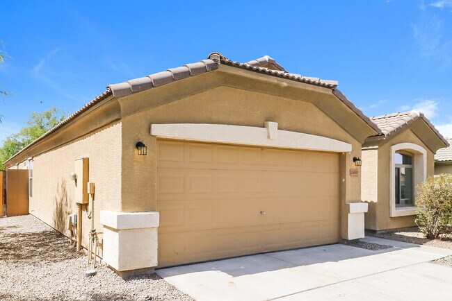 Building Photo - 24997 W Vista Norte St