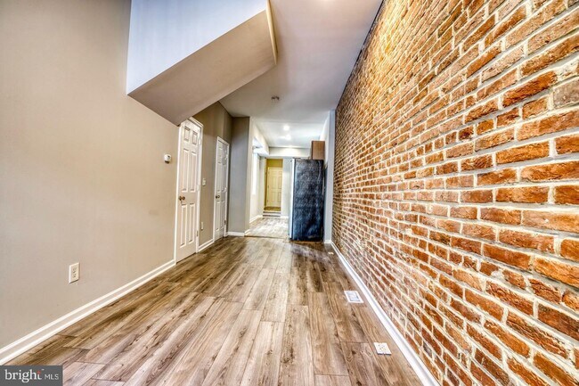 Building Photo - 2131 Jefferson St