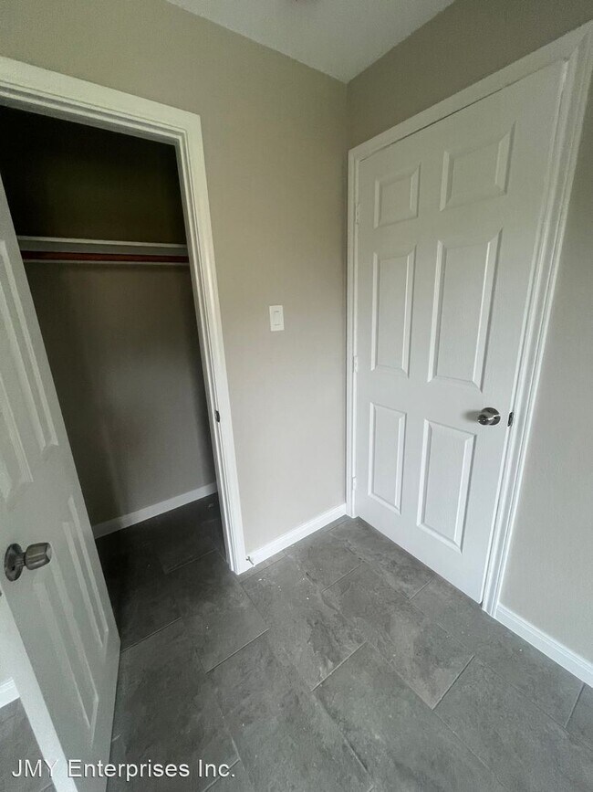 Building Photo - 2 br, 1 bath House - 9512 Coan St