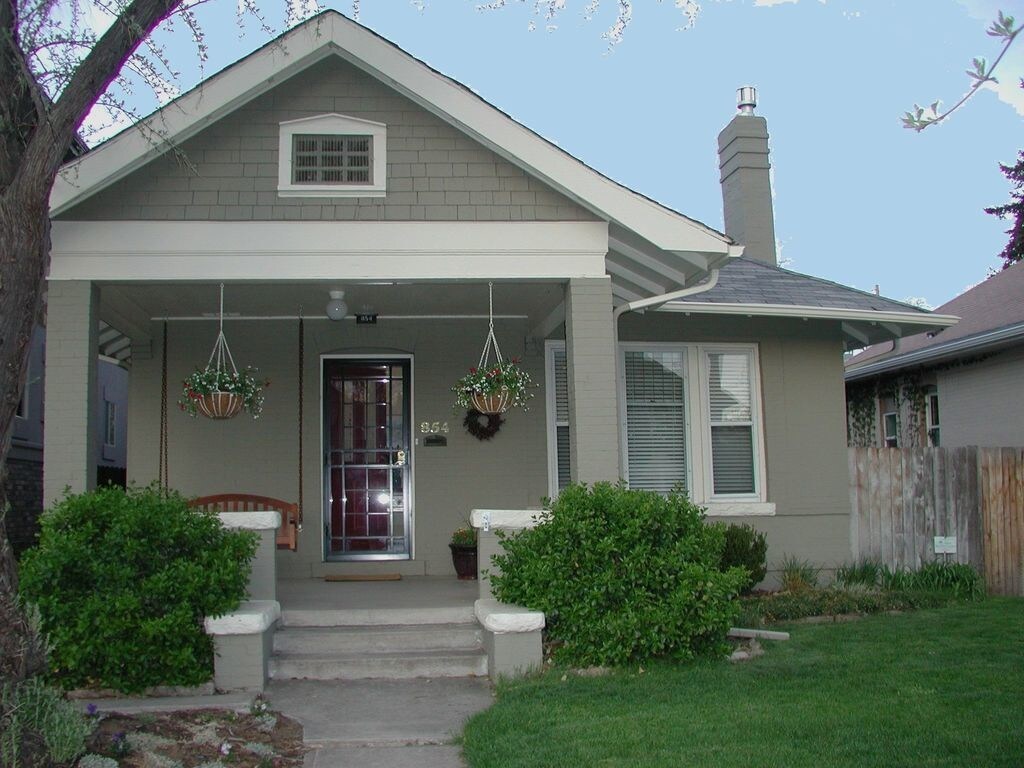 Primary Photo - 854 S Clarkson St