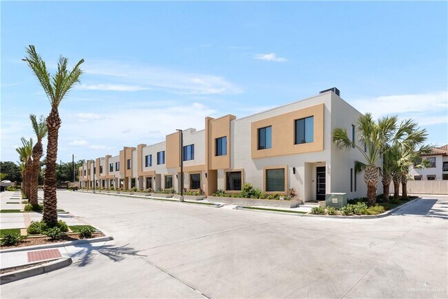 Building Photo - 225 Canary Ave