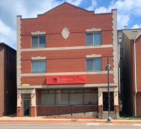 Foto del edificio - 320 E Burlington St