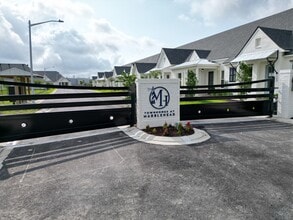 Building Photo - 108 Pilsbury Ln Building Photo - 108 Pilsbury Ln