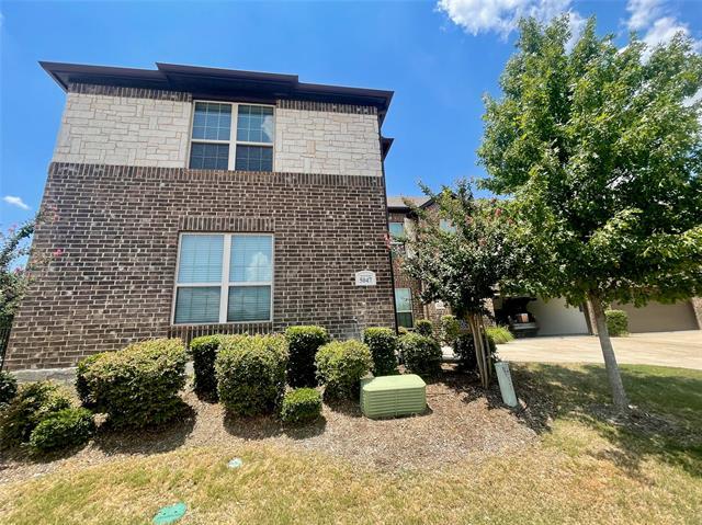 Building Photo - 5047 Venecia Way