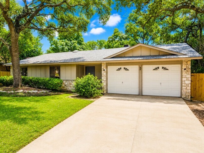 Building Photo - 8726 Timberbriar, San Antonio, TX 78250 | Home for Rent 78250