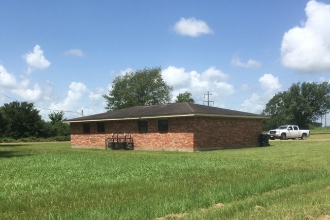 Building Photo - 521 Begonia St