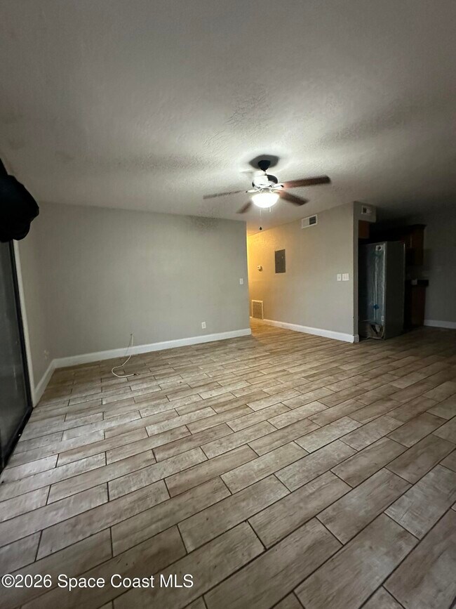 Building Photo - 2101 Forest Knoll Dr NE