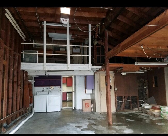 Storage area - 8633 Balboa Blvd