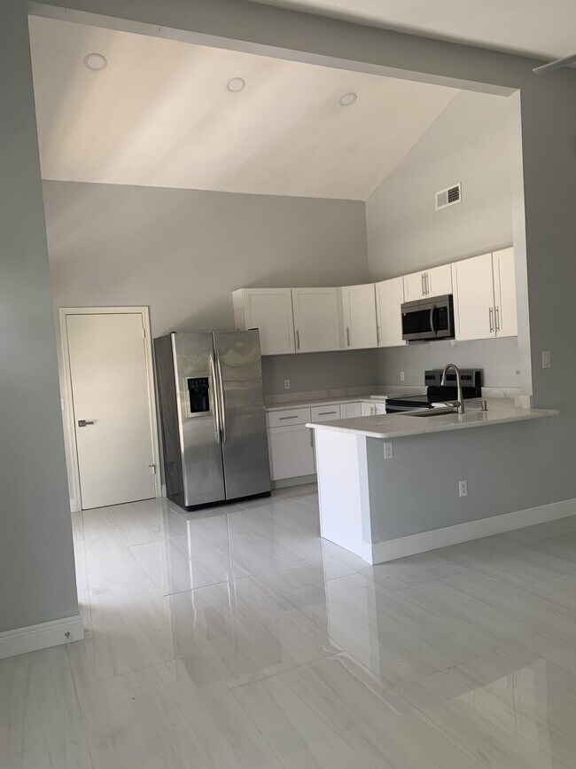 Building Photo - 10694 Summertime Ln