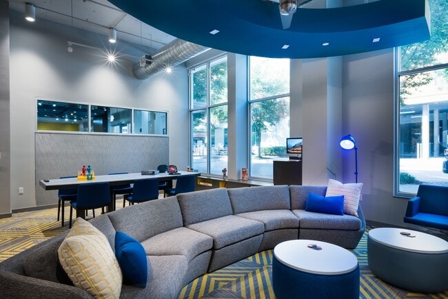 Building Photo - N. Highland Steel