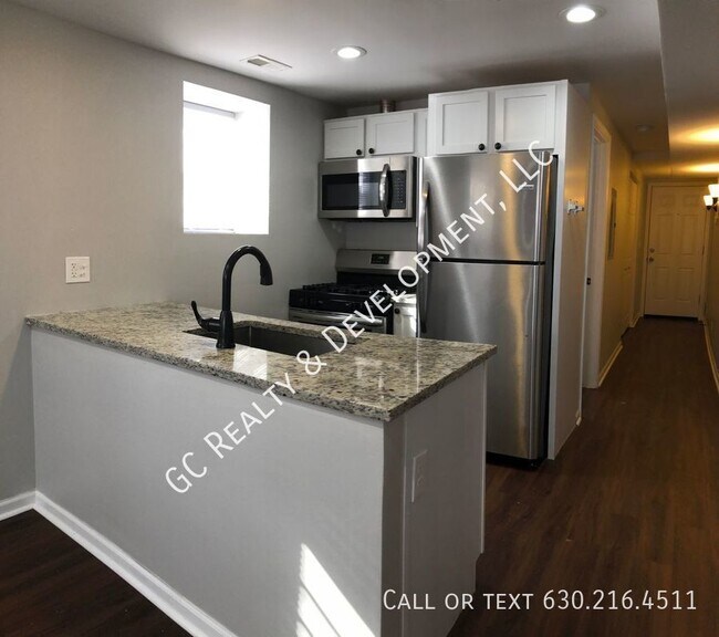 Building Photo - ***2 BDRM / 1 BTH / CENTRAL AIR / APPL INC...