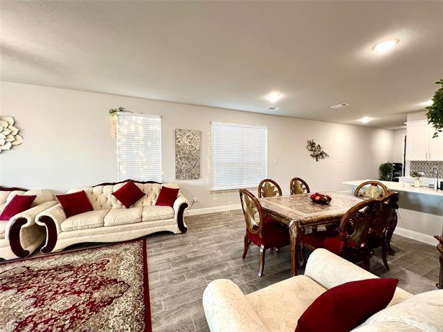 Foto del edificio - 2707 Woodland Ct