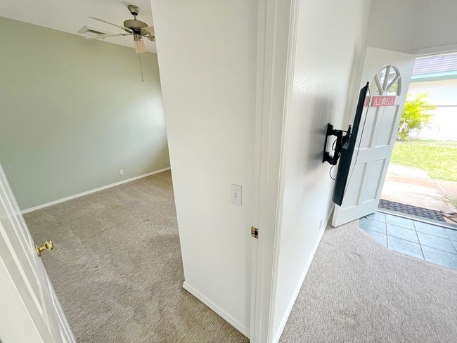 Building Photo - Unfurnished 2BR/1BA single level Ohana wit...
