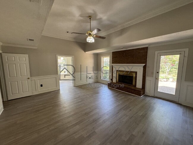 Building Photo - 33 Sandlewood Dr