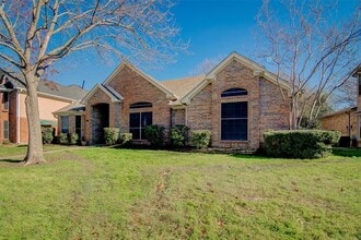 Building Photo - 815 Fairlawn St