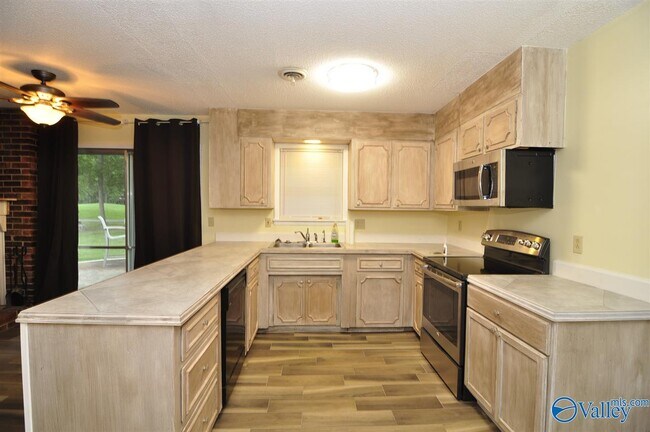Foto del edificio - 733 Lily Flagg Rd SE