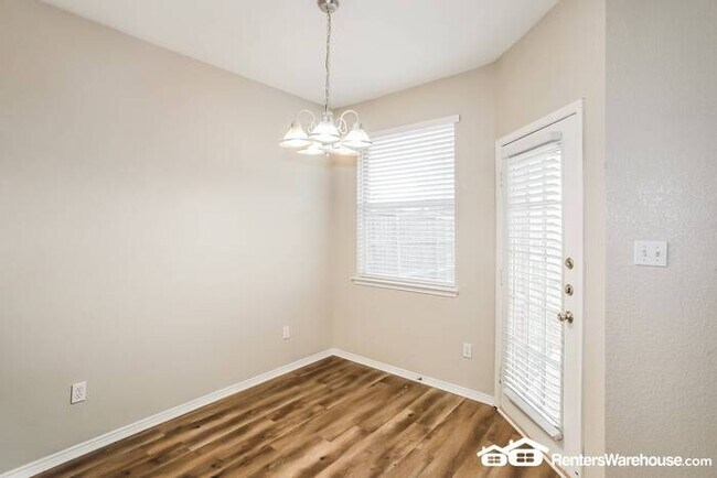 Foto del edificio - Newly renovated spacious 3 bed/2 bath, wit...