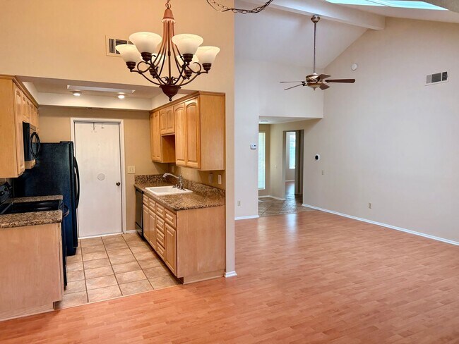 Foto del edificio - Monterey model home in Leisure Village - 55+ Active Community