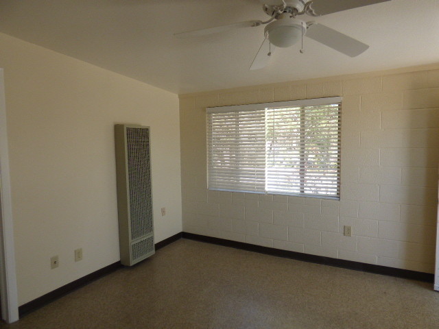 Building Photo - 2500 N Swan St