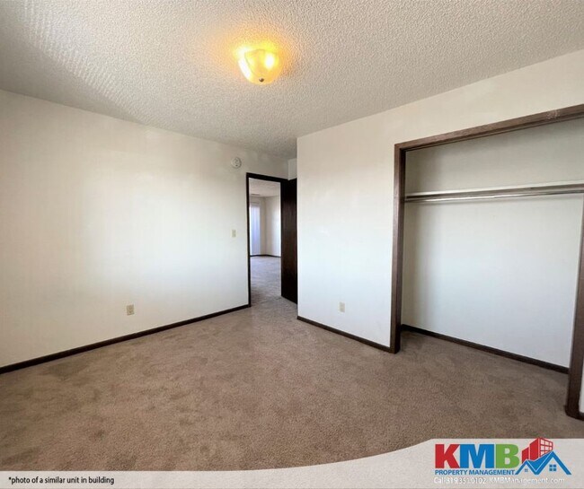 Building Photo - 1233 S Gilbert Ct