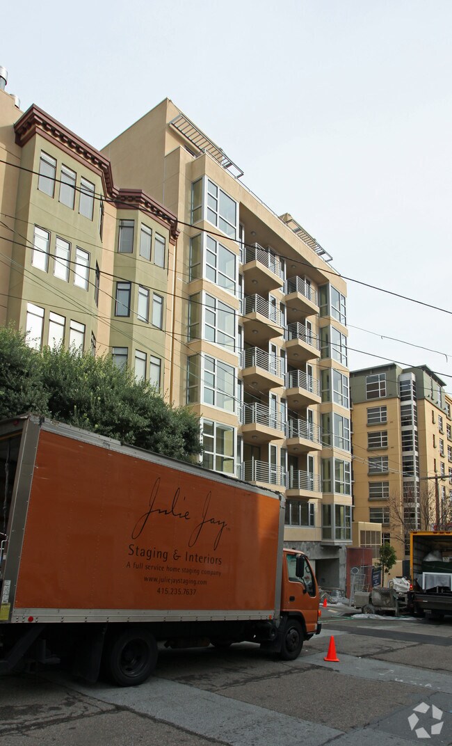 Building Photo - 1840 Washington St