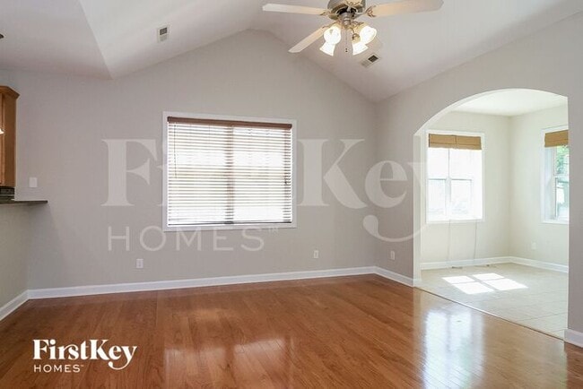 Building Photo - 2476 Birch View Dr