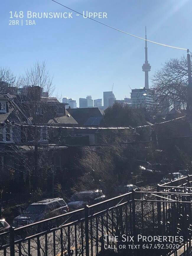 Photo du bâtiment - 2 Bedroom, Harbord Village, Upper floor with private balcony
