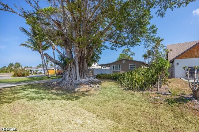 Foto del edificio - 547 101st Ave N