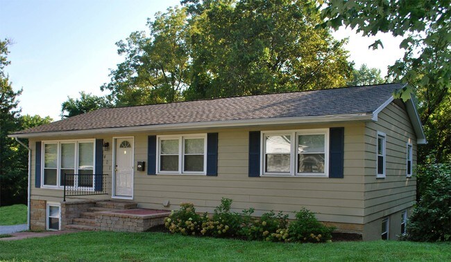 Building Photo - 401 S Eason Dr