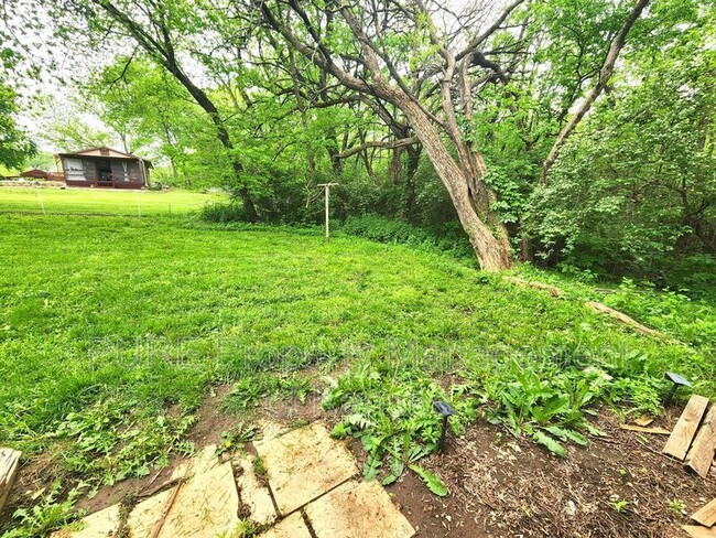 Building Photo - 4830 NE Indian Creek Rd