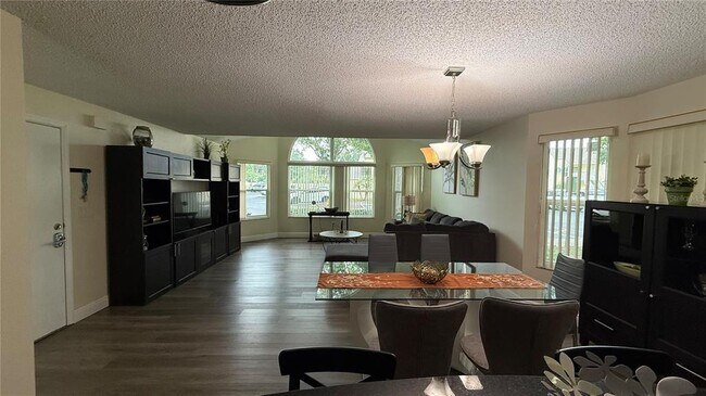 Building Photo - 5003 Laguna Bay Cir