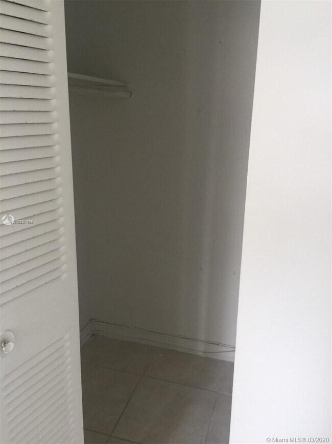 Foto del edificio - 2075 NE 164th St