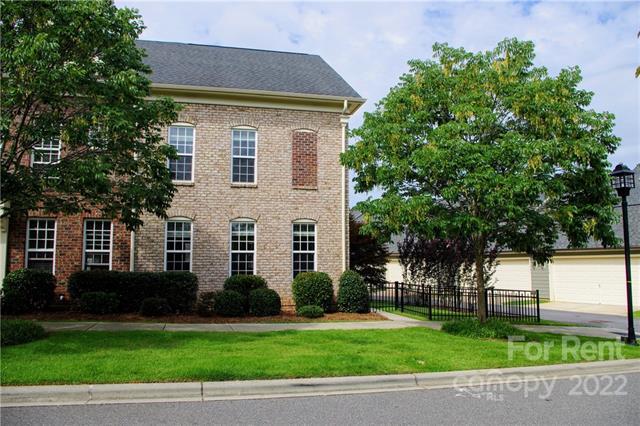 Building Photo - 916 Gardners Way