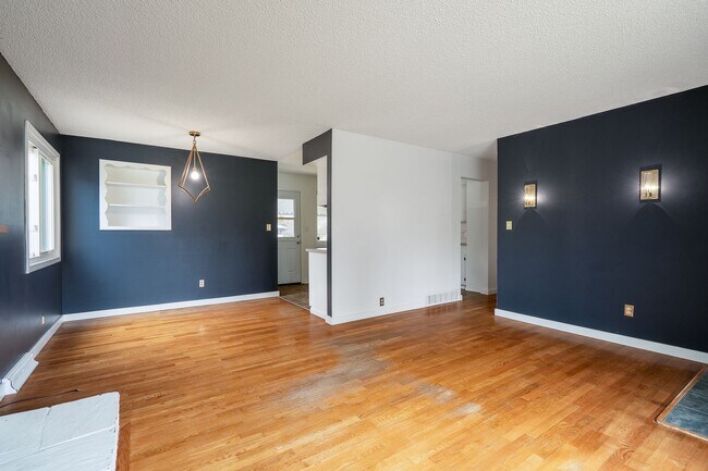 Building Photo - Charming 3-Bedroom Rancher Near Shadle Park