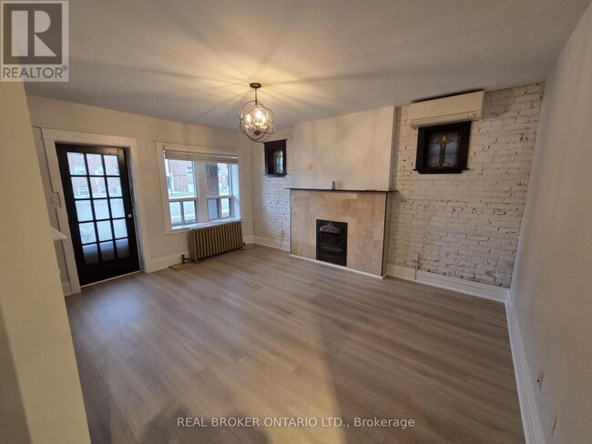 Photo du bâtiment - 479 Aberdeen Ave