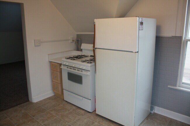 Newer appliances included. - 1804 9th St