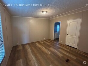 Building Photo - 15 B St