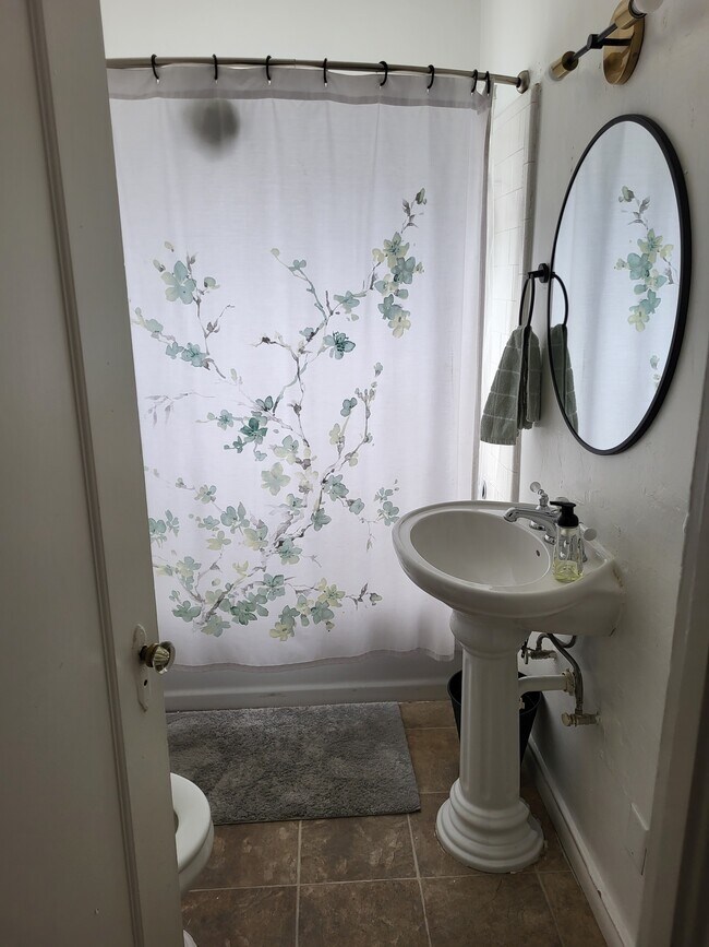 Foto del edificio - 1307 W Noble Ave