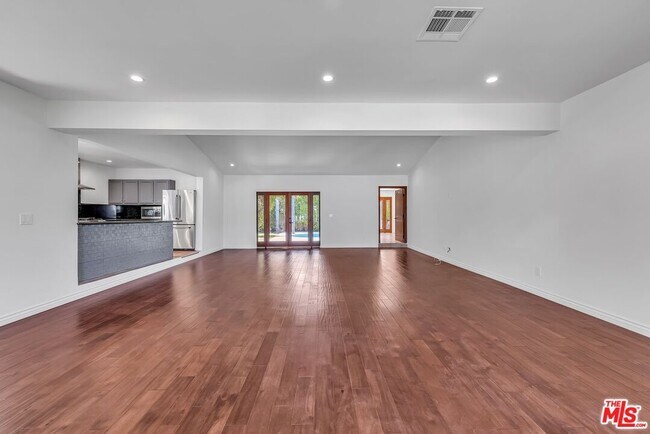 Building Photo - 4425 Atoll Ave