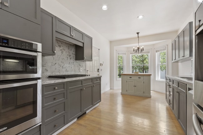 Building Photo - 5 Maple Ridge Dr