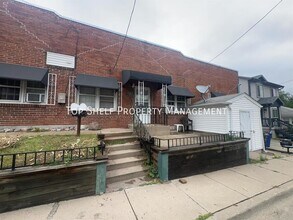 Building Photo - 2303 E 9th St