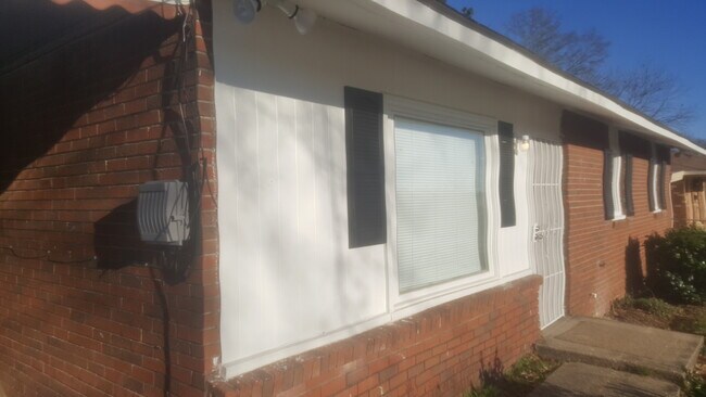Foto del edificio - 1501 Shepherd Dr