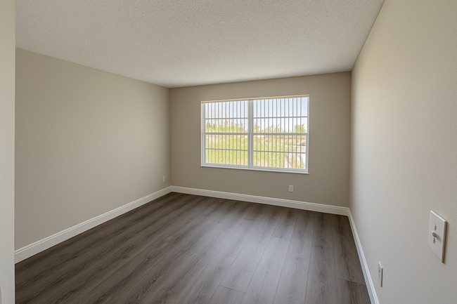 Building Photo - West Palm Lane